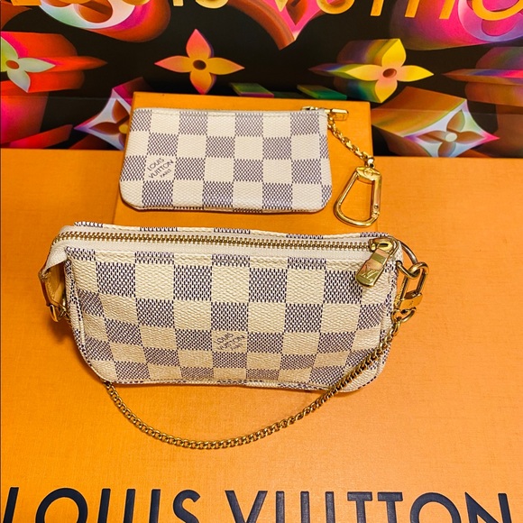 Damier Azur Louis Vuitton Bundle - Picture 13 of 13